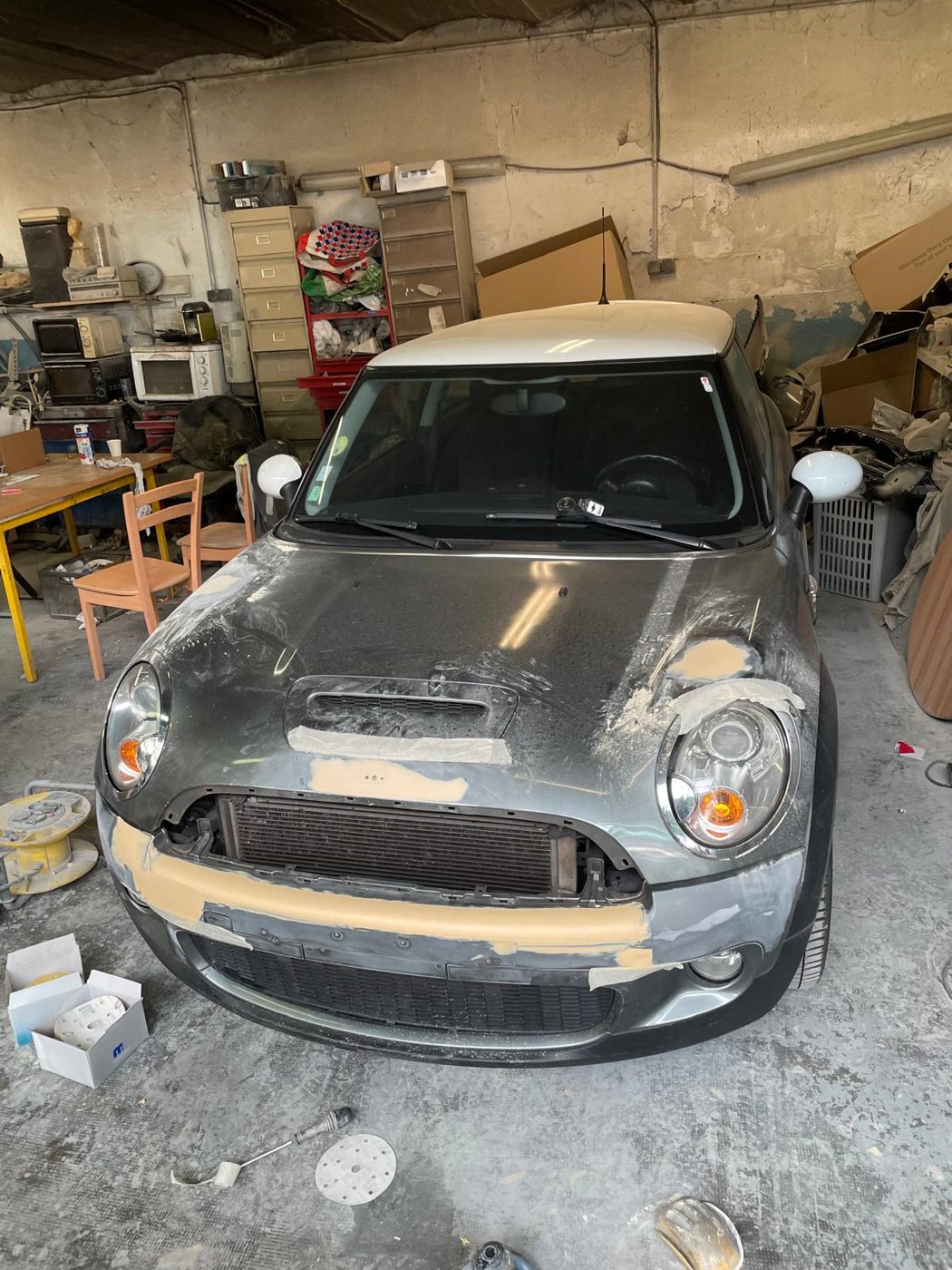 Carrosserie Mini Cooper S avant réparation à Aubervilliers